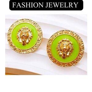 8FJ: Vintage Style Lime & Gold Tone Lion Head Stud Zinc Alloy Earrings, NIP